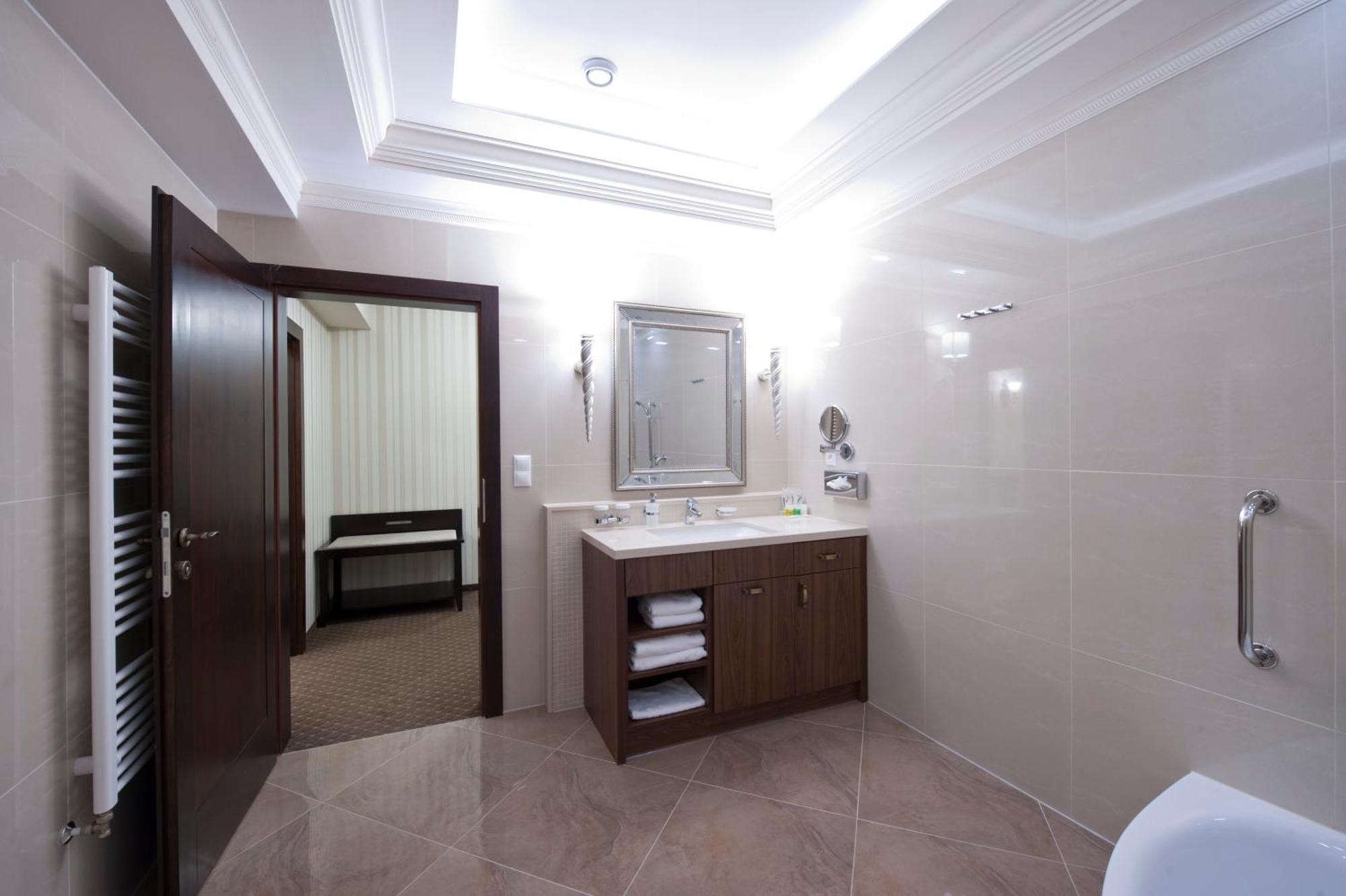 Hotel Dvorana Карлові Вари Екстер'єр фото