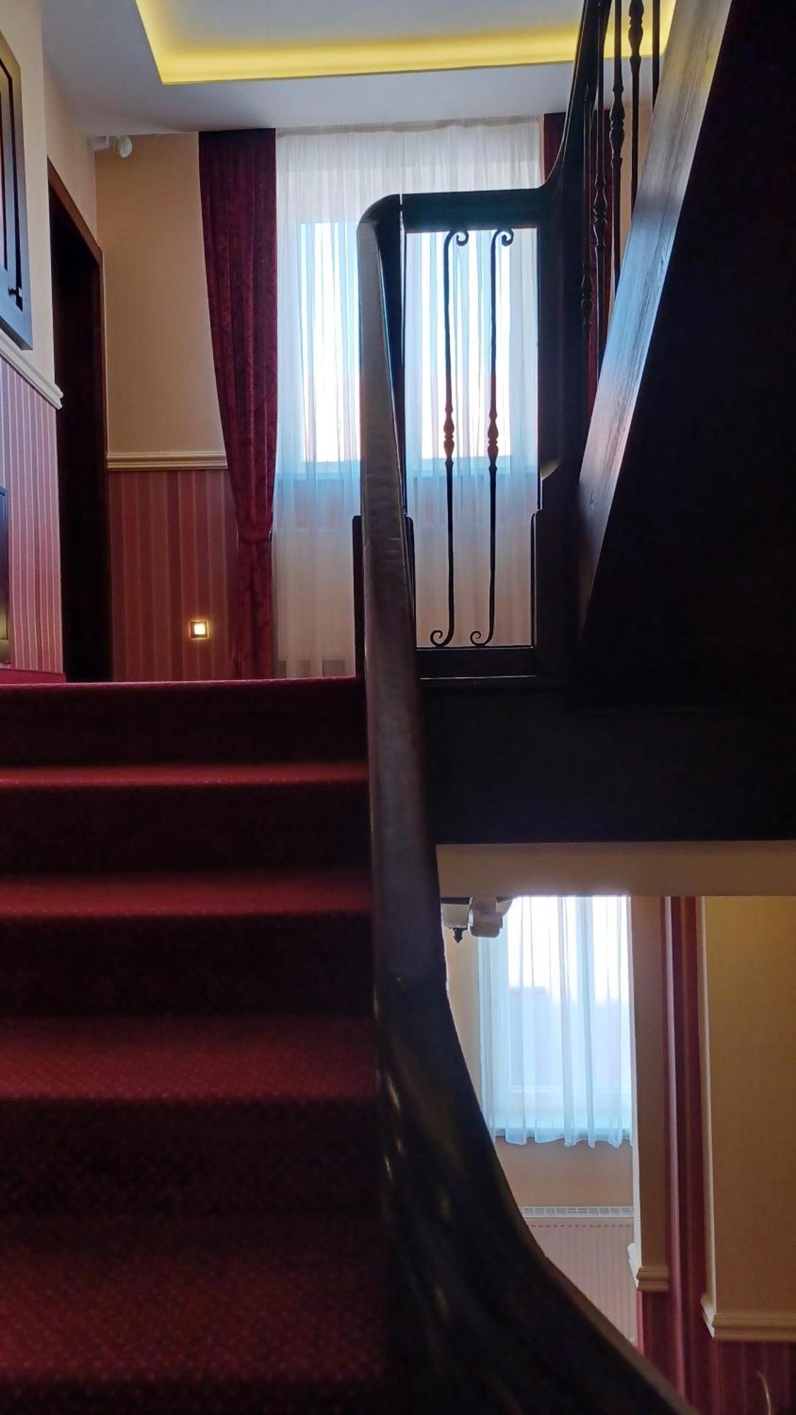 Hotel Dvorana Карлові Вари Екстер'єр фото