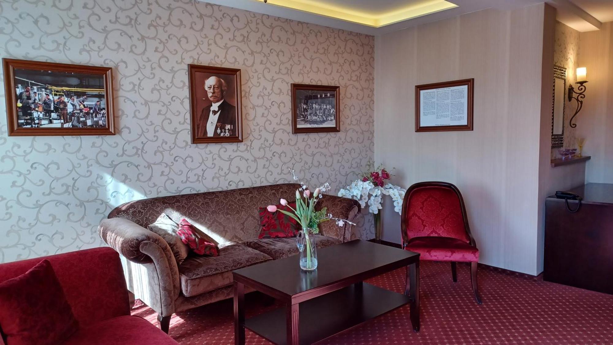 Hotel Dvorana Карлові Вари Екстер'єр фото
