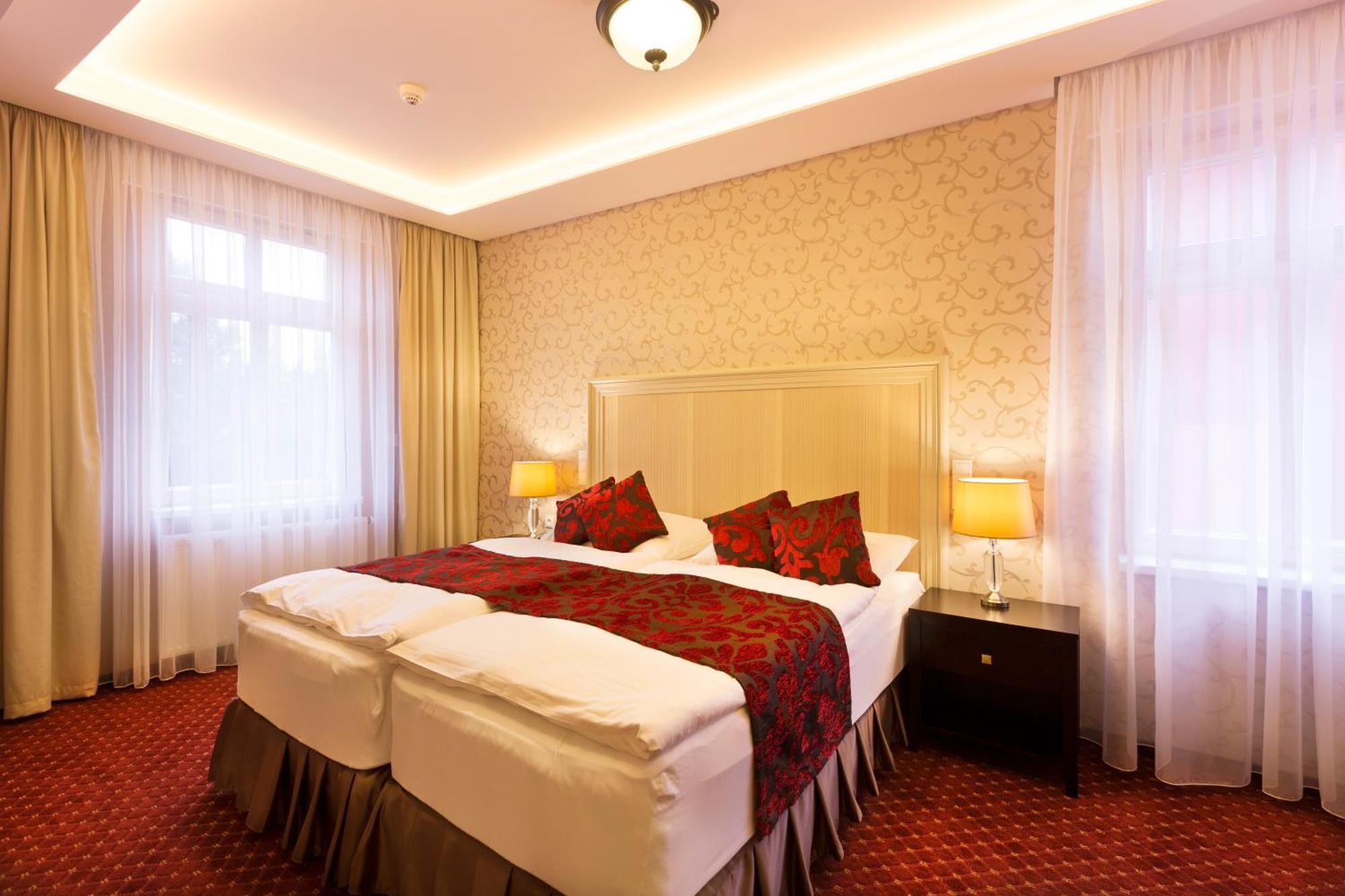 Hotel Dvorana Карлові Вари Екстер'єр фото