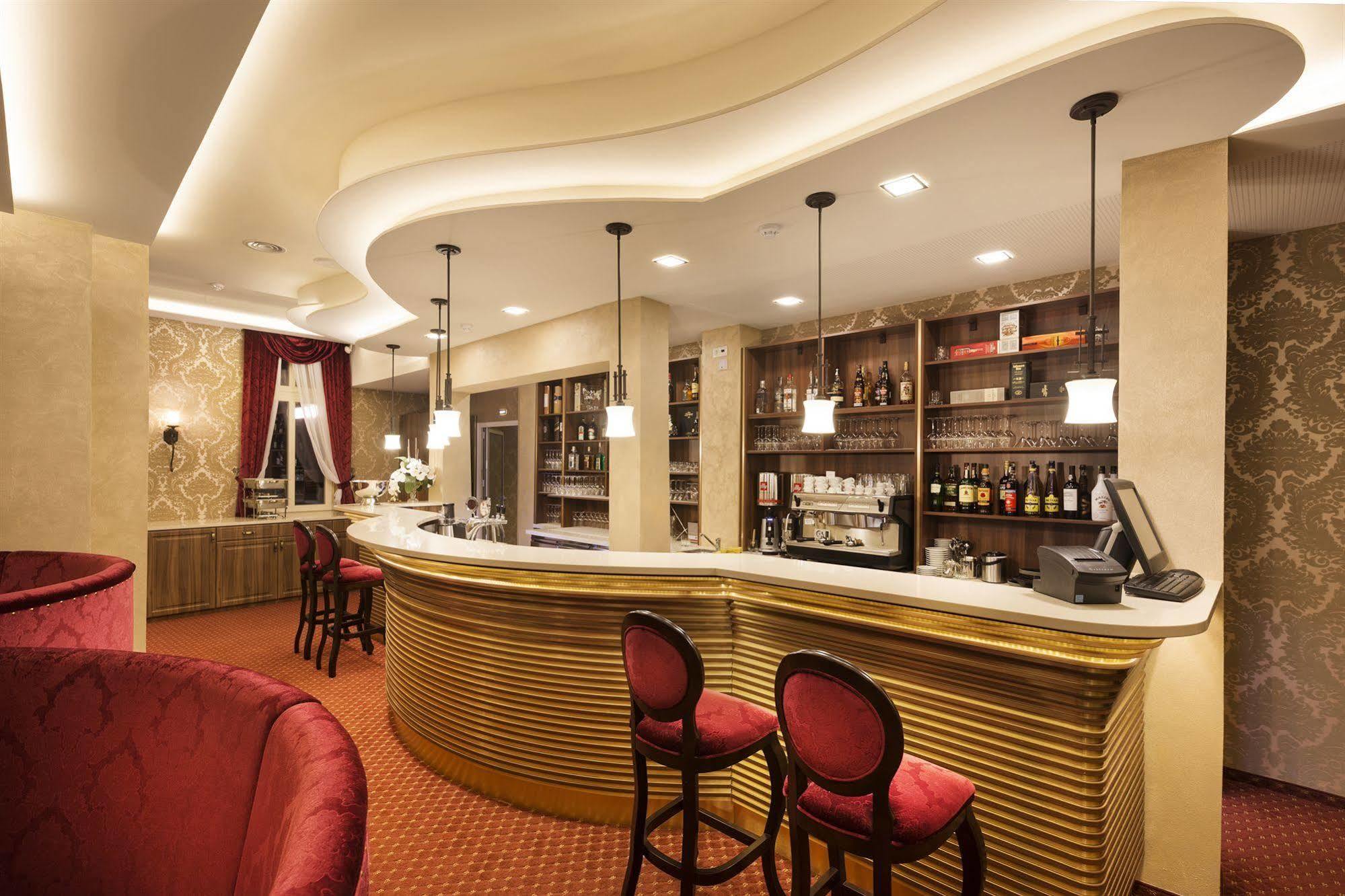 Hotel Dvorana Карлові Вари Екстер'єр фото